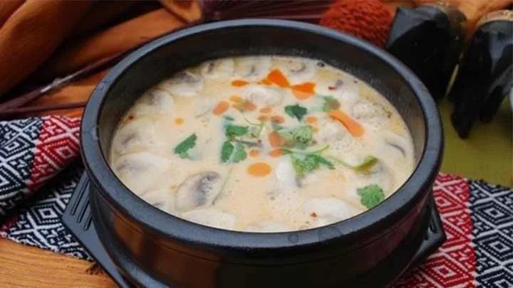 آش هویج و جو به روش همدانی؛ خوشمزه و مخصوص