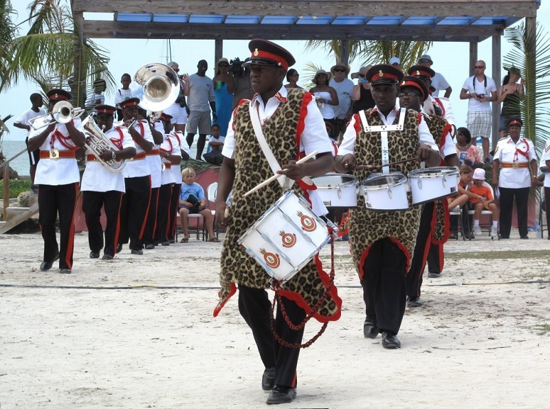 (تصاویر) یونیفورم پلیس در کشورهای مختلف دنیا چگونه است؟