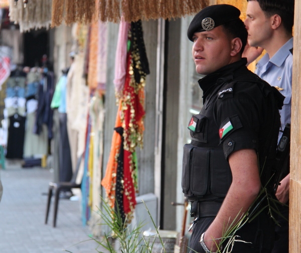 (تصاویر) یونیفورم پلیس در کشورهای مختلف دنیا چگونه است؟