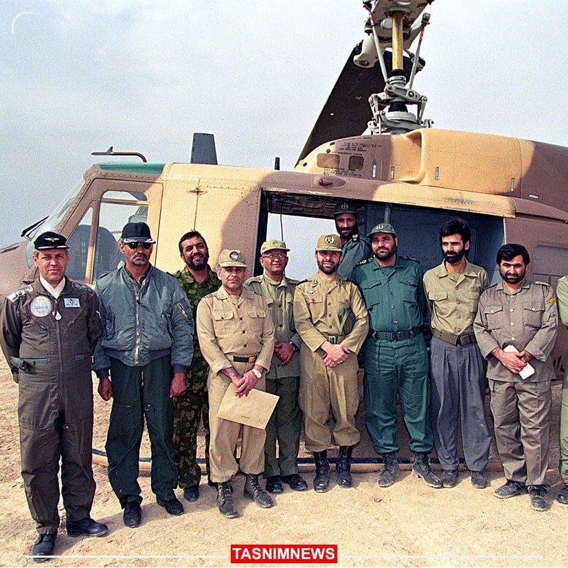 (تصویر) عکس دیده نشده از شهید زاهدی و شهید صیاد شیرازی در پل سابله حوالی سوسنگرد سال ۱۳۷۵