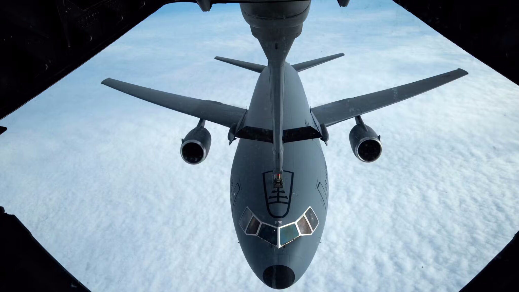 سوخت گیری در آسمان چگونه صورت گرفته و چقدر طول می‌کشد؟