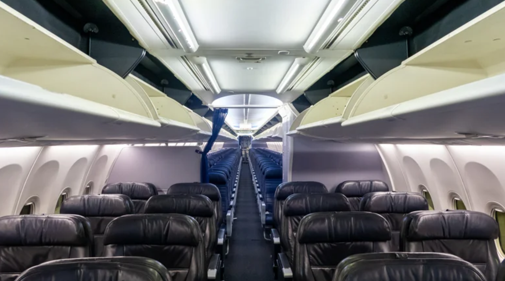 قدیمی‌ترین هواپیمای مسافربری جهان که هنوز کار می‌کند متعلق به کدام کشور است؟