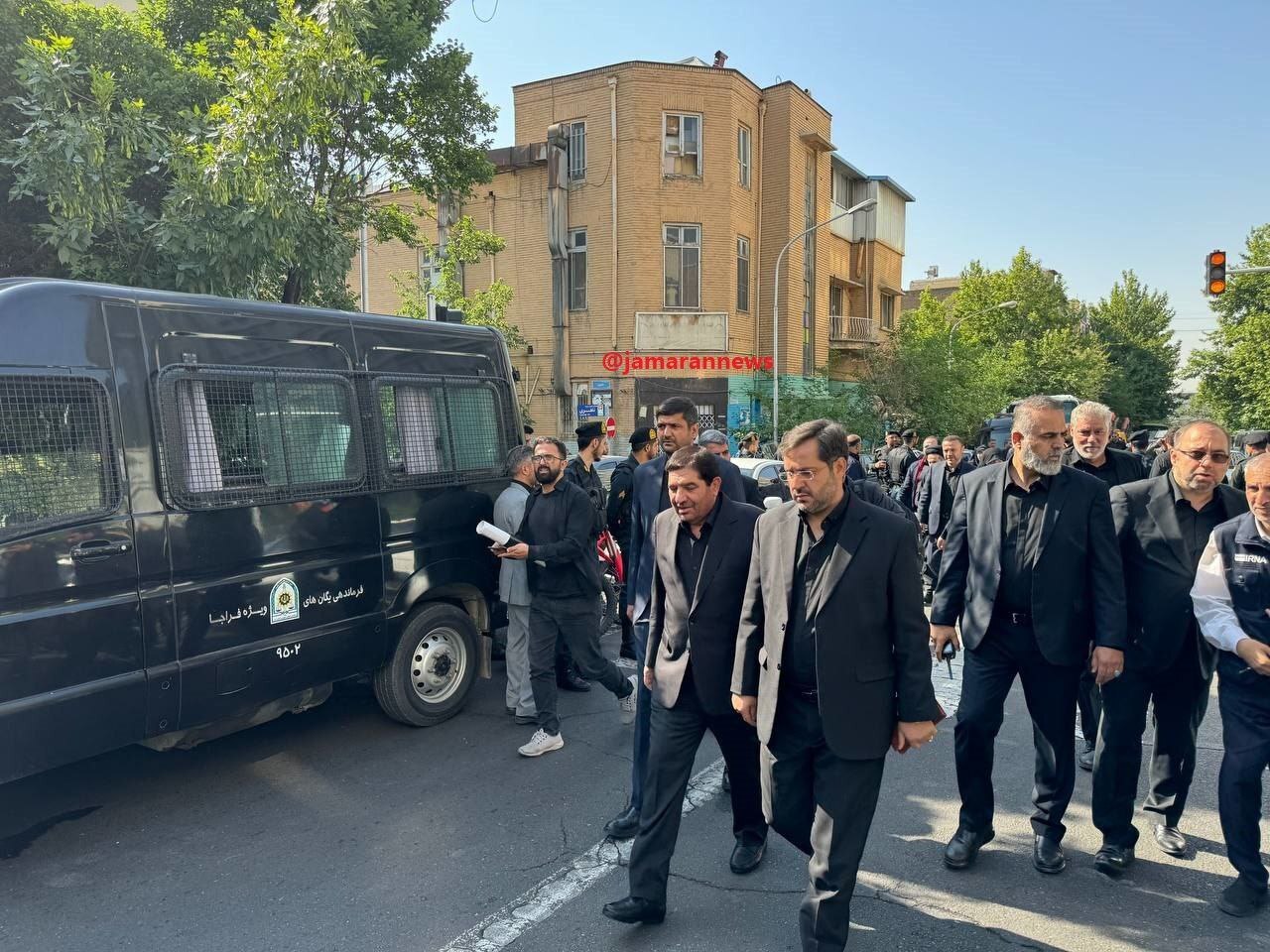 (تصویر) حضور محمد مخبر در مراسم تشییع رئیس جمهور و همراهانش