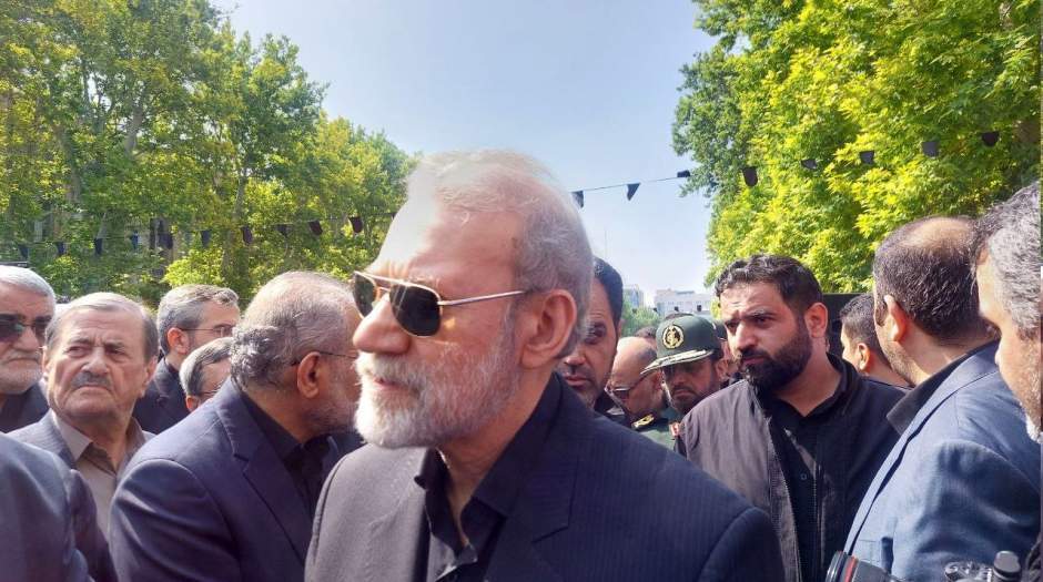 تصویری از علی لاریجانی در مراسم تشییع امیرعبداللهیان در وزارت خارجه