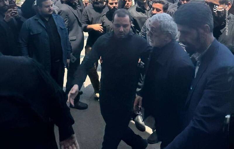 (عکس) حضور سردار قاآنی در مراسم تشییع رئیسی در مشهد