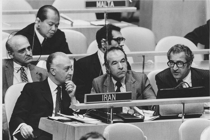 رئیس دفتر روابط خارجی شاه