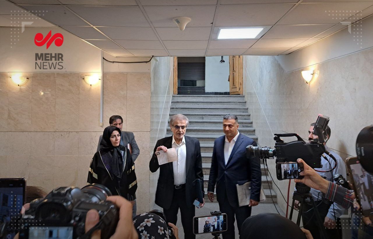 حاشیه و متن ثبتنام انتخابات ریاستجمهوری چهاردهم حاشیه و متن ثبتنام انتخابات ریاستجمهوری چهاردهم