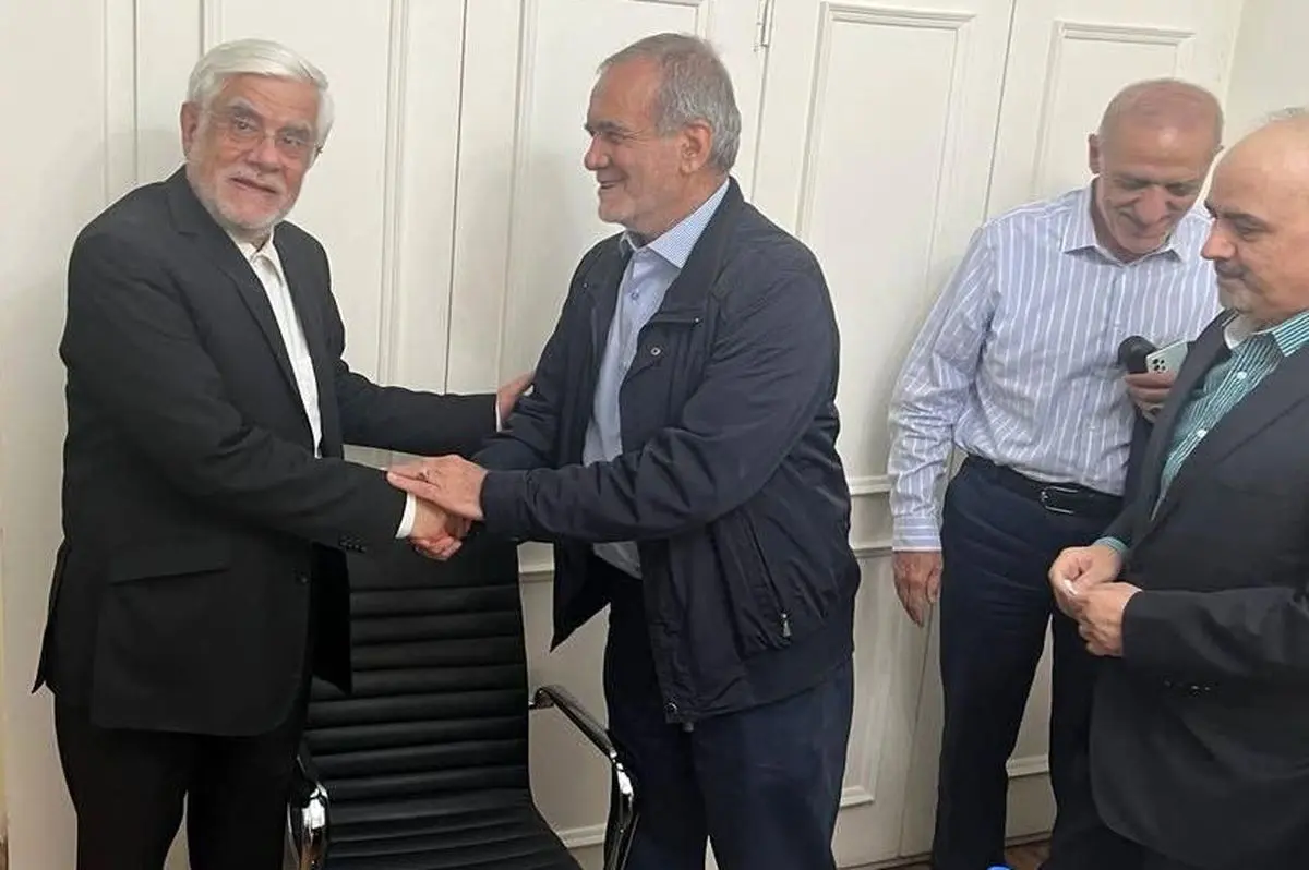 (تصویر) دیدار مسعود پزشکیان با محمدرضا عارف