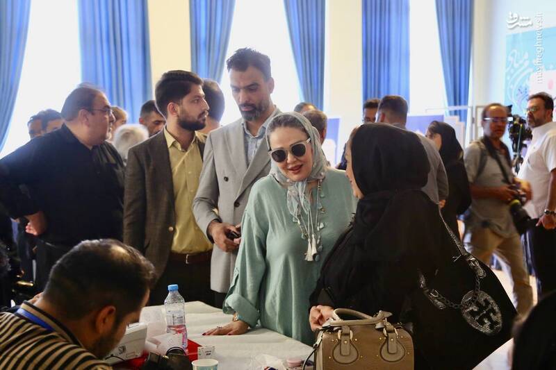 بهاره رهنما در تالار وحدت رای داد ///