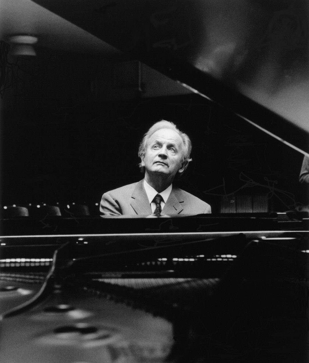 بهترین پیانیست‌های تاریخ؛ با ۲۸ نوازنده پیانو برتر از کلاسیک تا مدرن آشنا شوید در حال تکمیل