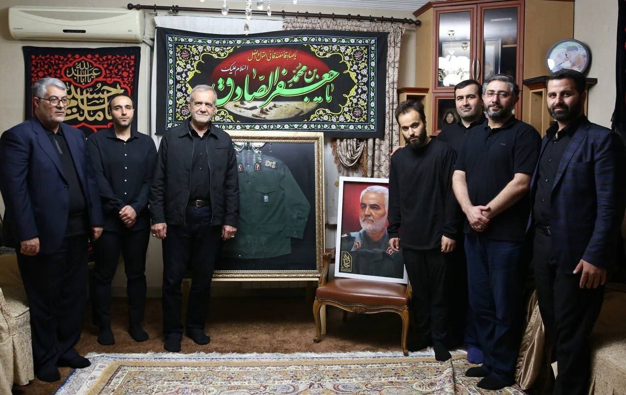 (تصویر) دیدار پزشکیان با خانواده شهید سلیمانی