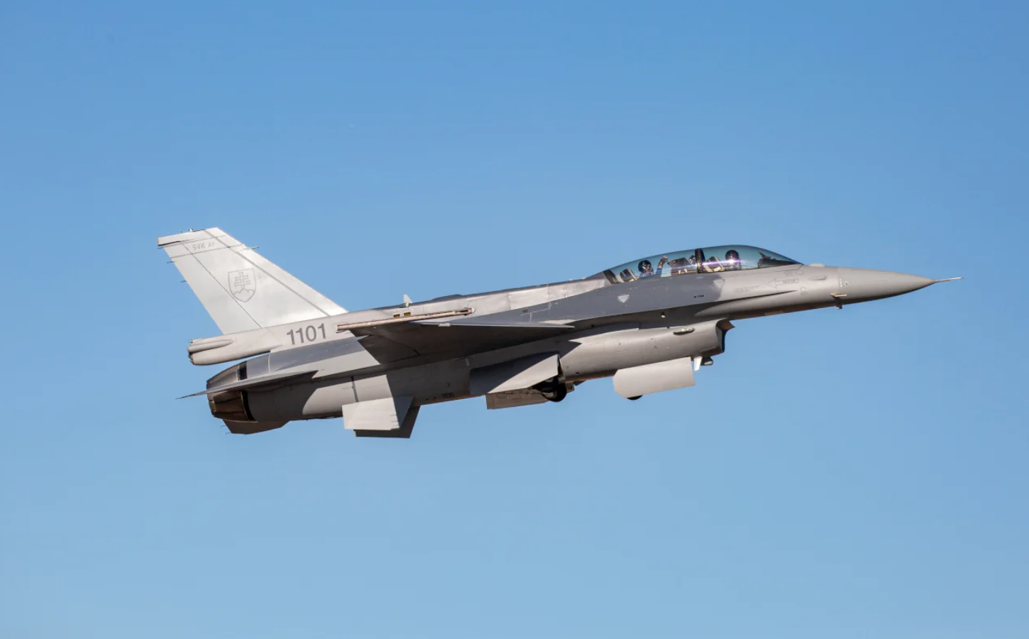 مقایسه جت‌های جنگنده F-۱۵ Eagle و F-۱۶ Fighting Falcon؛ عقاب یا شاهین؟ در حال تکمیل