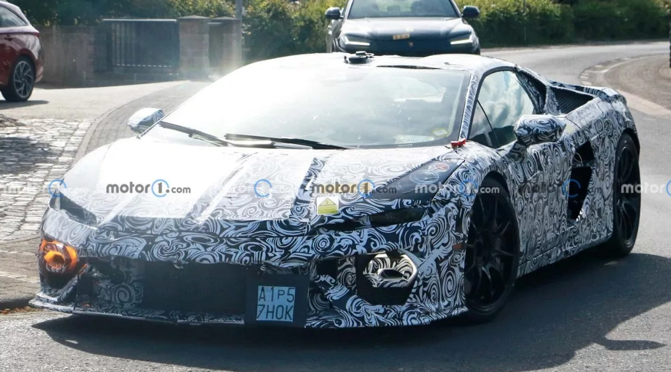 جانشین لامبورگینی هوراکان تا چند هفته دیگر وارد بازار خواهد شد