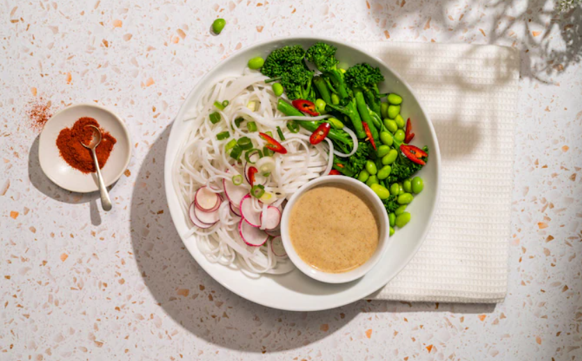 شش سس سالم و مقوی برای سالاد‌های مورد علاقه شما!/// ترجمه