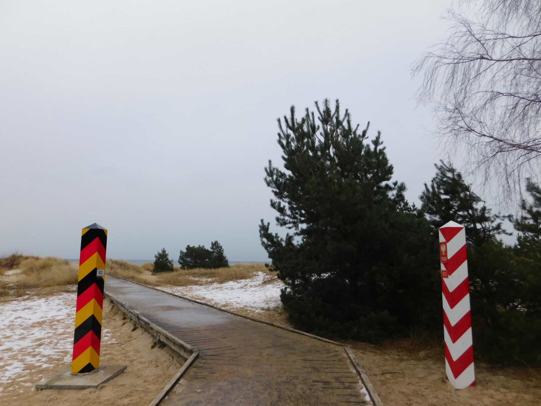 (تصویر) از «پلِ دوستی» ملل تا بلندترین آبشارها؛ منحصر به فردترین مرز‌ها بین کشور‌های جهان