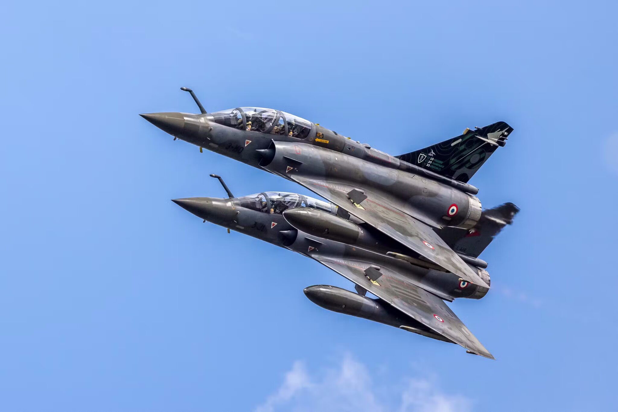 رافال یا میراژ ۲۰۰۰؛ مقایسه جنگنده‌های چندمنظوره ساخت کمپانی فرانسوی داسو در حال تکمیل