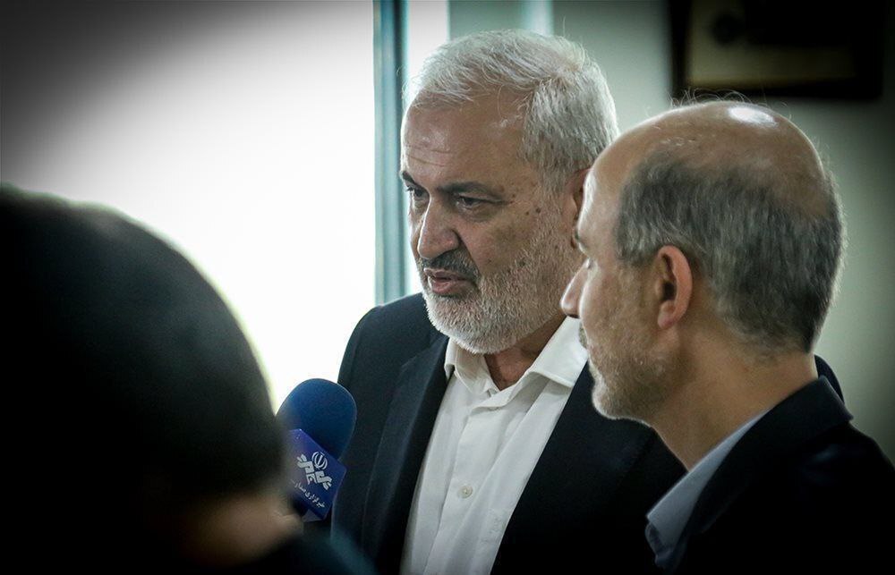 (تصاویر) آغاز به کار عباس علی‌آبادی در وزارت نیرو با استقبال محرابیان وزیر نیروی دولت سیزدهم