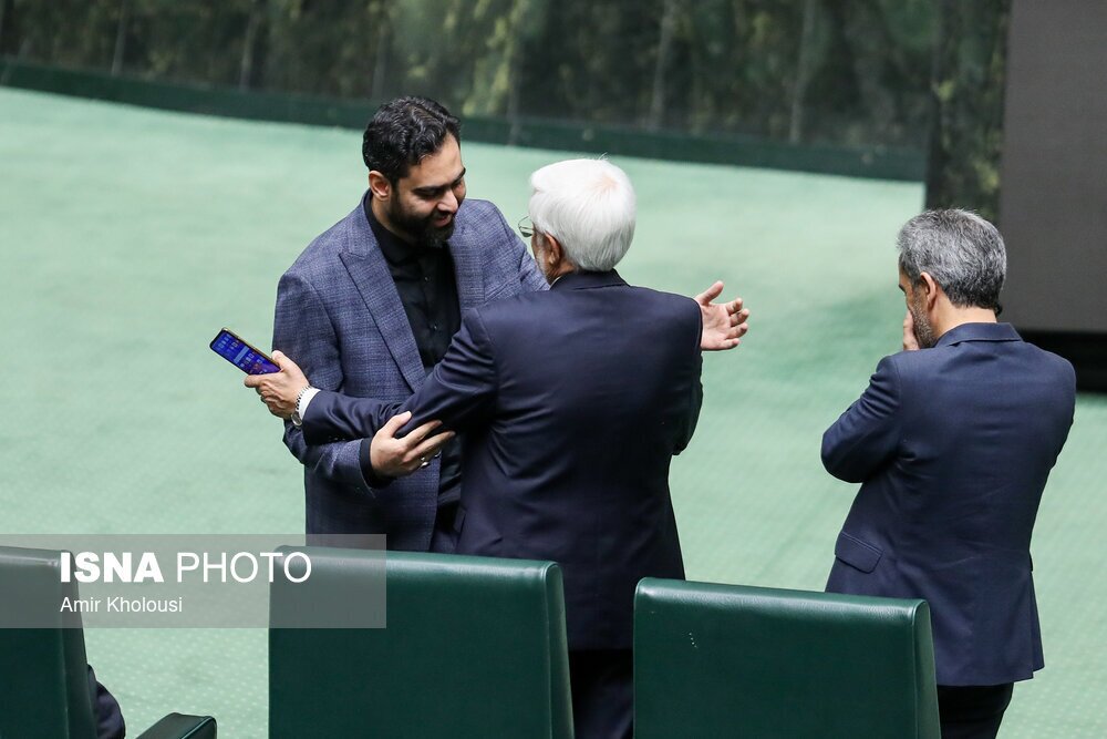 عکسی جالب از خوش و بش نماینده تندرو حامی جلیلی با عارف