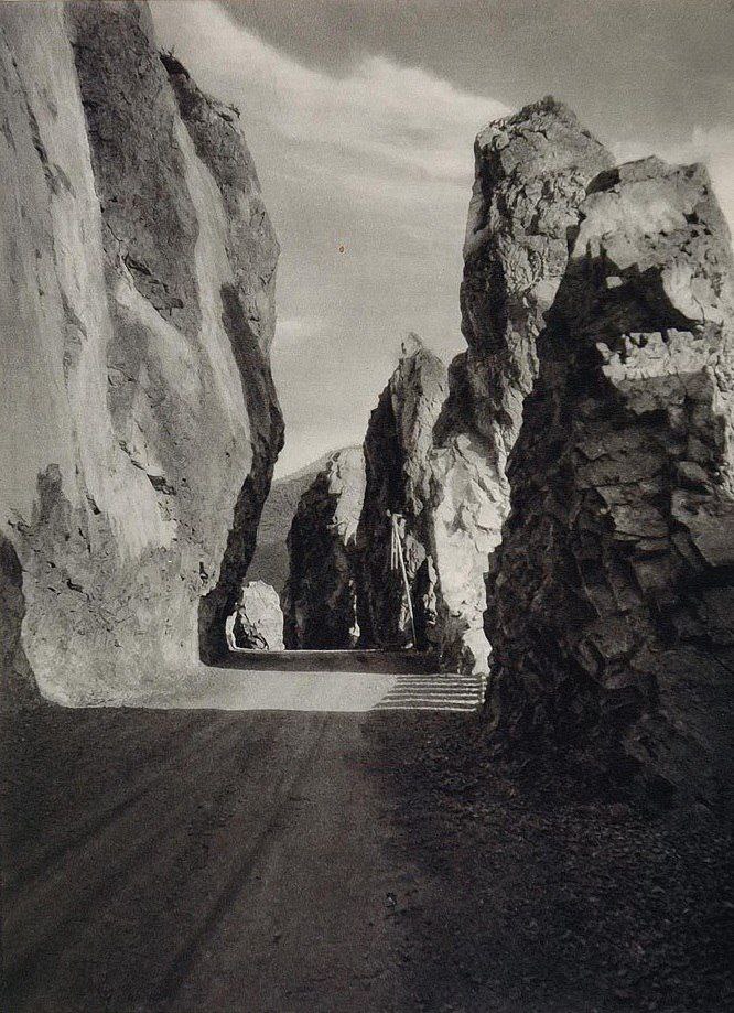 (تصویر) جاده چالوس در اوایل دهه‌ی ۱۳۱۰ خورشیدی