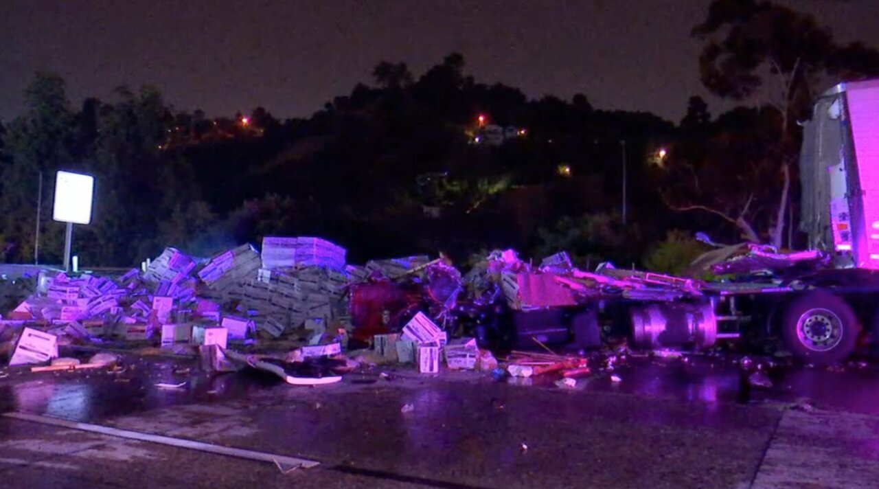 (تصاویر) جاده‌ای که پر از سیب‌زمینی سرخ‌کرده شد