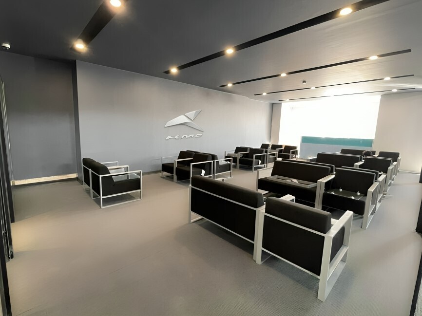 (تصویر) شروع به کار اولین مرکز خدمات تخصصی خودروهای برقی کرمان موتور