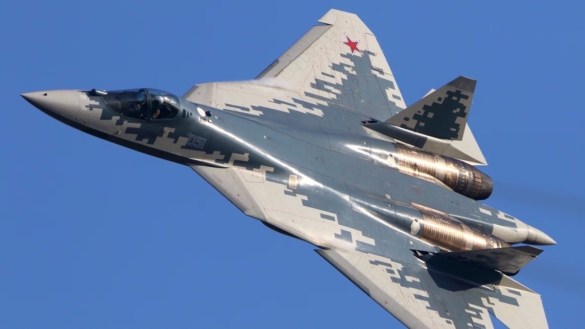 آیا جنگنده F-۱۴ Tomcat یک جت رزمی نسل چهارمی است؟