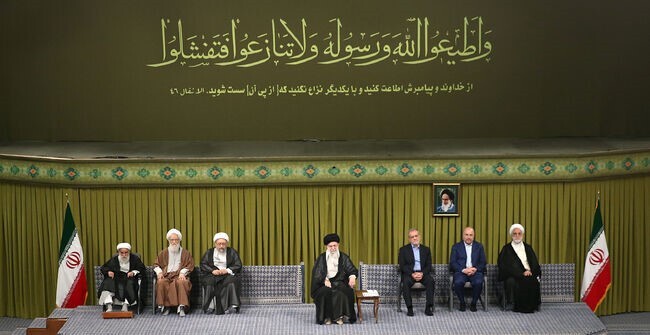 رهبر انقلاب: امت اسلامی با قدرت درونی رژیم صهیونیستی را از قلب جامعه اسلامی برمی‌دارد