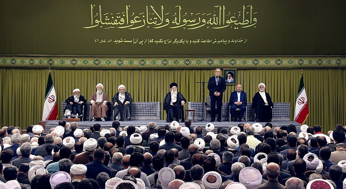 رهبر انقلاب: امت اسلامی با قدرت درونی رژیم صهیونیستی را از قلب جامعه اسلامی برمی‌دارد