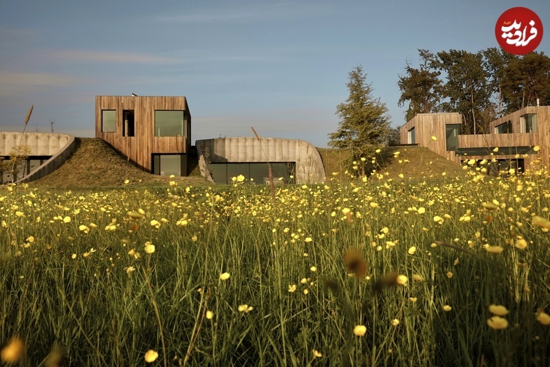 (تصاویر) معماری استثنائی خانه‌ای که انگار متعلق به یک تمدن بیگانه است