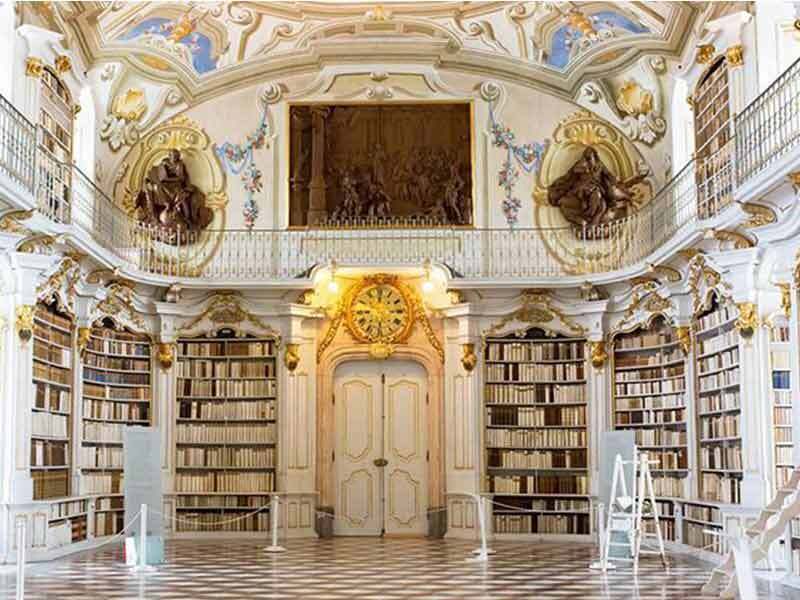 (تصاویر) معماری حیرت‌انگیز یکی از زیباترین کتابخانه‌های جهان