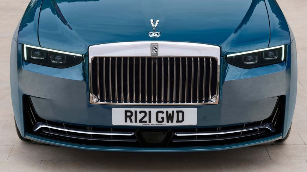 (تصاویر) لوکس‌ترین سدان جهان تغییر کرد