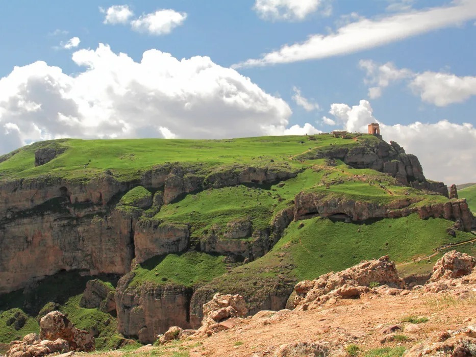 (تصاویر) قلعه ضحاک؛ سفری به قلب تاریخ و فرهنگ هشترود