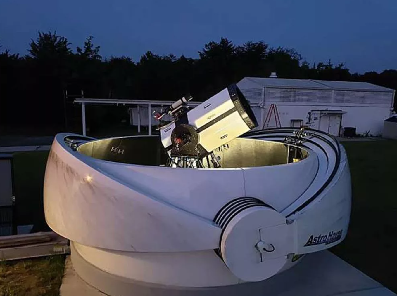 تیم ناسا به سرپرستی مهندس ارشد زن ایرانی موفق به برقراری اتصال لیزری با فضا شد