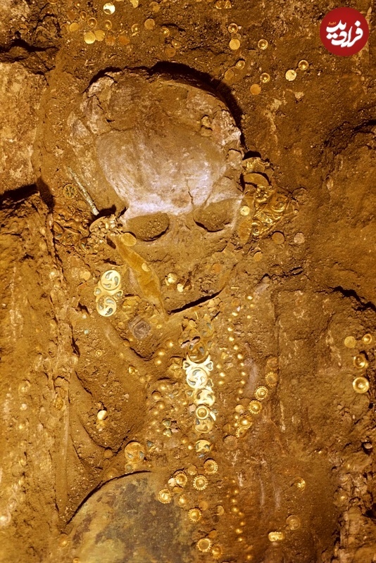 (تصاویر) دخترانی که در «طلا» دفن شده بودند؛ حیرت‌انگیزترین گنج افغانستان چگونه کشف شد؟