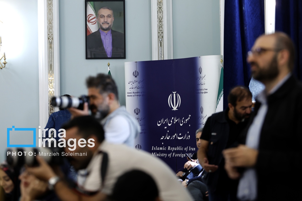 دیپلماسی عمومی با چاشنی حقوق بین‌الملل / در حال تکمیل