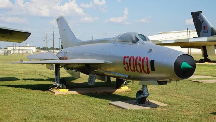 سریع‌ترین جنگنده‌های تک موتوره جهان؛ از Chengdu J-۱۰ تا Dassault Mirage ۲۰۰۰