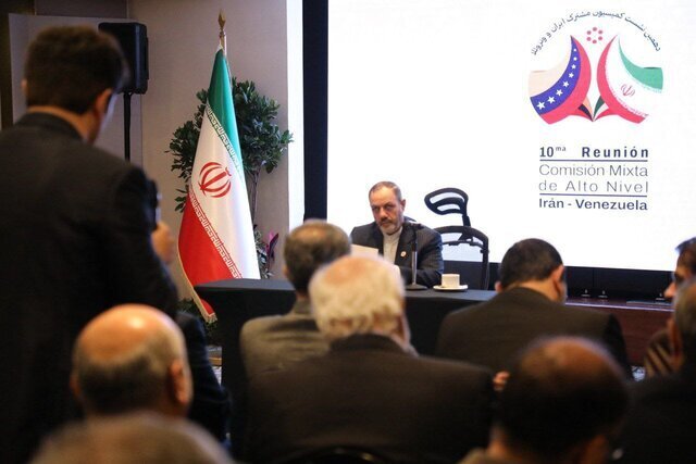 عکسی از وزیر پزشکیان در فروشگاه مگاصیص ونزوئلا /مأموریت اقتصادی وزیر دفاع در ونزوئلا