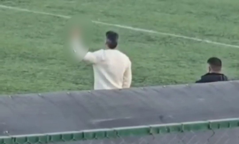 (عکس) حرکت منشوری مربی معروف لیگ یکی و تکذیب عجیب آن!