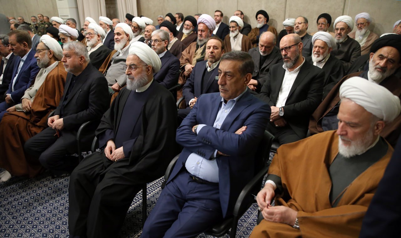 (تصویر ) حسن روحانی در دیدار مسئولان نظام با رهبر انقلاب