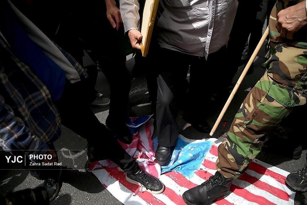 تصاویر؛ تجمع ضد آمریکایی در تهران: دوباره فریب نخورید!