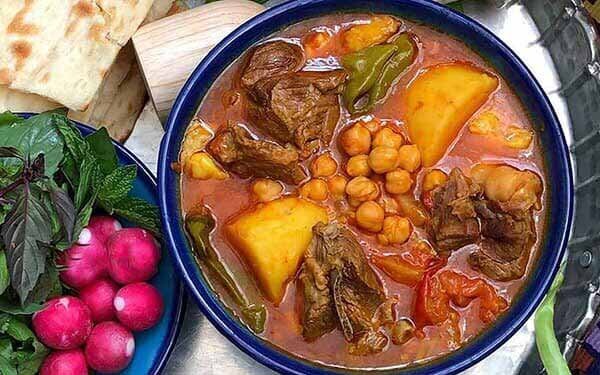 طرز تهیه آبگوشت سنتی و قهوه خانه‌ای اصیل دو پیازه