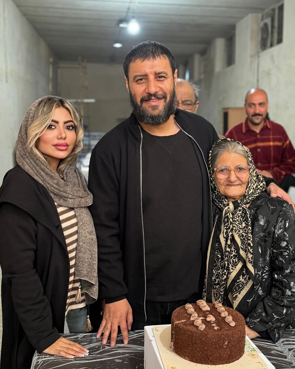 ببینید؛ جواد عزتی و مادرش در پشت صحنه سریال وحشی ببینید؛ جواد عزتی و مادرش در پشت صحنه سریال وحشی