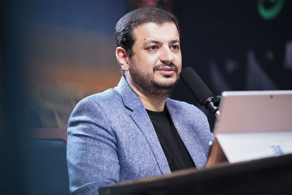 رائفی پور: موافق ساخت سلاح هسته‌ای هستم