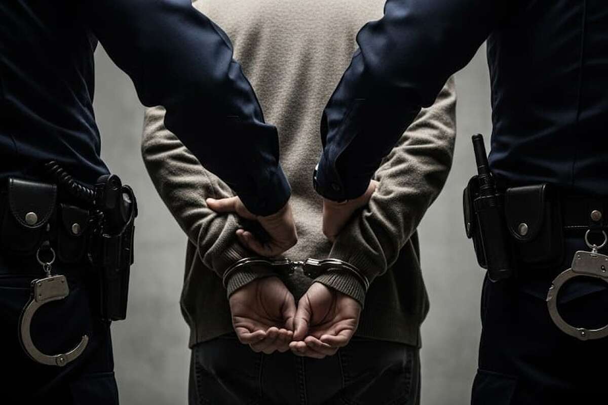 جزئیات دستگیری کلاهبردار ۴۰۰ میلیارد ریالی