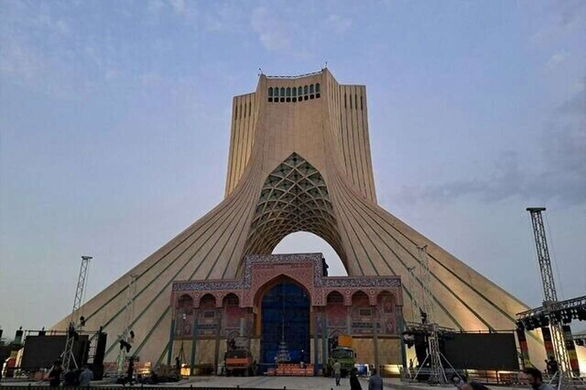 تصویری متفاوت از برج آزادی تهران